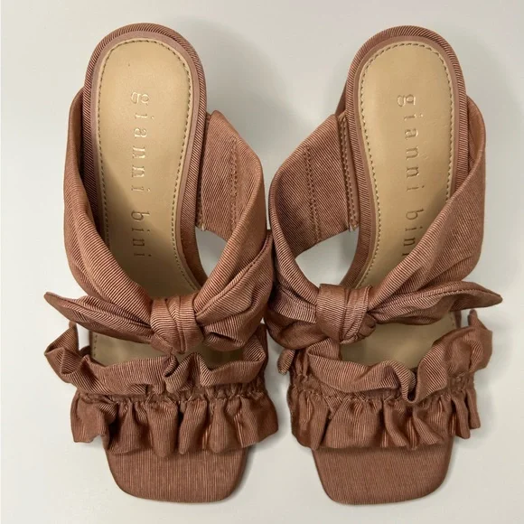 Gianni Bini Dusty Rose Open Toe Bow and Ruffle Slip On Heel Size 6.5 - Picture 12 of 12